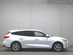 Weiss Gebraucht 2019 Ford Focus Cool & Connect Limousine | 8.980 € (Guter Preis)