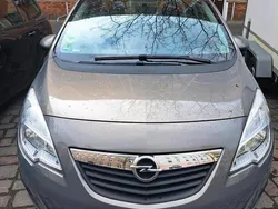 Grau Gebraucht 2010 Opel Meriva Van / Kleinbus | 4.800 € (Fairer Preis)
