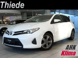 Actic white Gebraucht 2015 Toyota Auris Limousine | 9.500 € (Guter Preis)