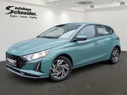 Grün Neu 2024 Hyundai i20 Trend Limousine | 20.390 € (Fairer Preis)