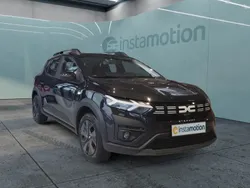 Schwarz Neu 2024 Dacia Sandero Expression Kleinwagen | 19.145 € (Etwas zu teuer)