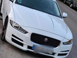 Weiß Gebraucht 2016 Jaguar XE Pure Limousine | 9.000 € (Fairer Preis)