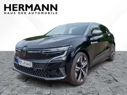 Black pearlschwarz metallic, Gebraucht 2023 Renault Mégane Iconic Limousine | 32.697 € (Fairer Preis)