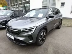 Dolomitgrau, black pearlschw Gebraucht 2024 Renault Austral Techno SUV | 39.170 € (Teuer)