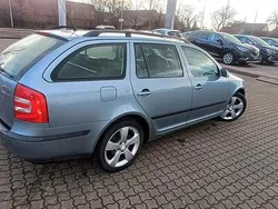 Grau Gebraucht 2006 Skoda Octavia Kombi | 2.000 € (Fairer Preis)