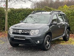 Grau Gebraucht 2017 Dacia Duster Lauréate SUV | 8.888 € (Guter Preis)