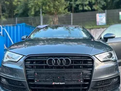 Grau Gebraucht 2013 Audi A3 Sportback S-Line Limousine | 13.295 €