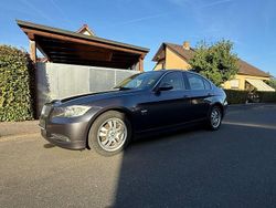 Grau Gebraucht 2005 BMW 325 Limousine | 4.900 € (Superpreis)