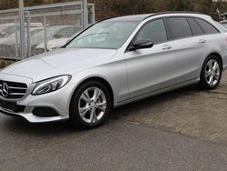 Silber Gebraucht 2015 Mercedes C200 AMG line Limousine | 19.900 € (Fairer Preis)