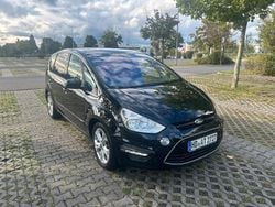Schwarz Gebraucht 2015 Ford S-MAX Van / Kleinbus | 5.999 €