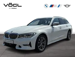 Weiß Gebraucht 2022 BMW 320 Luxury Line Kombi | 32.970 € (Etwas zu teuer)