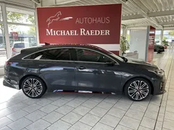 Grau Gebraucht 2021 Kia ProCeed GT Kleinwagen | 26.850 € (Fairer Preis)