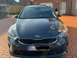 Grau Gebraucht 2019 Kia Ceed Sportswagon Platinum Edition Kombi | 18.500 € (Fairer Preis)