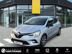 Grau Gebraucht 2023 Renault Clio V Equilibre Kleinwagen | 14.990 € (Guter Preis)