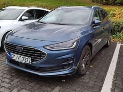 Lackierung chormablau metallic blau Gebraucht 2023 Ford Focus Titanium Kombi | 21.890 € (Fairer Preis)