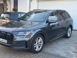 Grau Gebraucht 2023 Audi Q7 Competition SUV | 57.000 € (Superpreis)