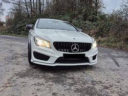 Weiß Gebraucht 2013 Mercedes CLA200 AMG line Coupé | 13.499 € (Fairer Preis)