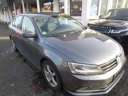 Platinum grey metallic Gebraucht 2016 VW Jetta Basis Limousine | 6.950 € (Fairer Preis)