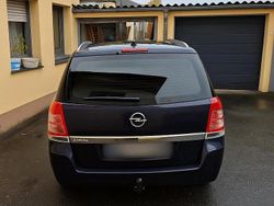 Grau Gebraucht 2009 Opel Zafira Van / Kleinbus | 3.800 € (Etwas zu teuer)