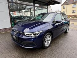 Blau Gebraucht 2021 VW Golf VIII Life Kombi | 20.500 € (Guter Preis)