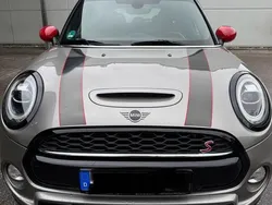 Silber Gebraucht 2018 Mini Cooper S Kleinwagen | 22.000 € (Etwas zu teuer)