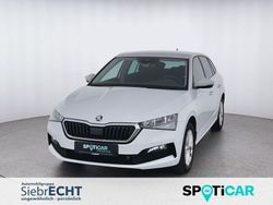 Weiß (metallic) Gebraucht 2024 Skoda Scala Ambition Kleinwagen | 22.470 € (Fairer Preis)