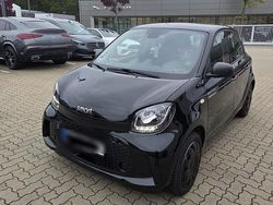 Schwarz Gebraucht 2022 Smart ForFour Electric Drive Limousine | 8.900 € (Fairer Preis)