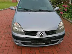 Silber Gebraucht 2004 Renault Clio II Kleinwagen | 799 €