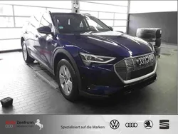 Blau Gebraucht 2022 Audi e-tron Ambiente SUV | 34.969 € (Superpreis)