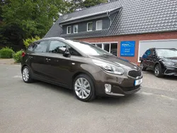 Braun Gebraucht 2016 Kia Carens 2 Van / Kleinbus | 5.999 € (Guter Preis)