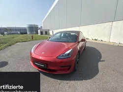 Rot Gebraucht 2021 Tesla Model 3 Limousine | 28.700 €