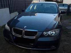 Grau Gebraucht 2005 BMW 318 Limousine | 2.700 € (Fairer Preis)