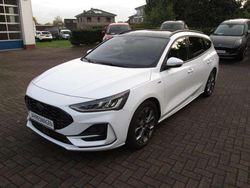 Frostweiß Gebraucht 2025 Ford Focus ST-Line X Kombi | 27.900 € (Etwas zu teuer)