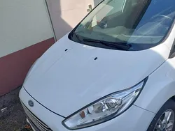 Weiß Gebraucht 2015 Ford Fiesta Kleinwagen | 6.350 € (Fairer Preis)