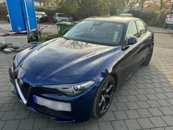 Blau Gebraucht 2016 Alfa Romeo Giulia Super Limousine | 17.800 € (Fairer Preis)