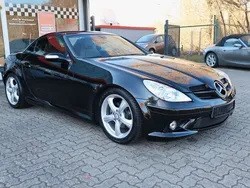 Schwarz Gebraucht 2008 Mercedes SLK200 AMG line Cabrio | 13.500 € (Fairer Preis)