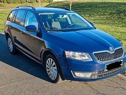 Blau Gebraucht 2016 Skoda Octavia Ambition Kombi | 12.950 € (Superpreis)
