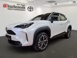 Platinum white pearl / black mica Neu 2025 Toyota Yaris Cross Advance SUV | 38.250 €
