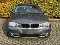 Grau Gebraucht 2011 BMW 118 Kleinwagen | 3.800 € (Guter Preis)
