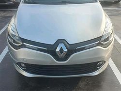 Silber Gebraucht 2015 Renault Clio GrandTour Kombi | 6.000 €