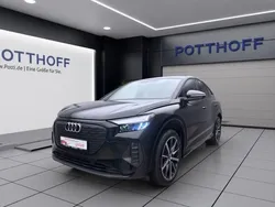 Schwarz Gebraucht 2022 Audi Q4 Sportback e-tron Advanced SUV | 34.750 € (Fairer Preis)