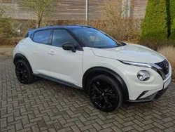 Pearl white/black m Gebraucht 2021 Nissan Juke Enigma SUV | 17.490 € (Fairer Preis)