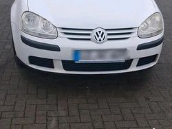 Gebraucht 2005 VW Golf IV Kleinwagen | 2.600 €