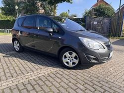 Grau Gebraucht 2011 Opel Meriva Edition Van / Kleinbus | 3.499 € (Guter Preis)