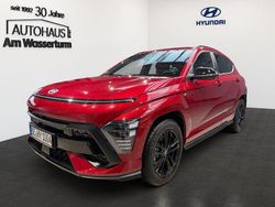 Ultimate red / met Gebraucht 2024 Hyundai Kona N Line SUV | 33.999 € (Fairer Preis)