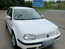 Weiß Gebraucht 1998 VW Golf IV Limousine | 1.300 €