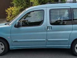 Blau Gebraucht 2004 Citroën Berlingo Van / Kleinbus | 3.850 € (Teuer)