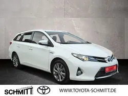 Weiß Gebraucht 2014 Toyota Auris Touring Sports Life+ Kombi | 14.480 € (Fairer Preis)