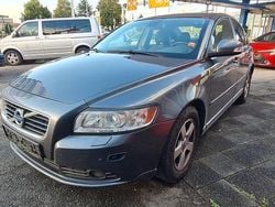 Grau Gebraucht 2011 Volvo S40 Momentum Limousine | 3.900 €