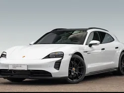 Weiß Gebraucht 2023 Porsche Taycan Sport Turismo Limousine | 89.490 € (Guter Preis)